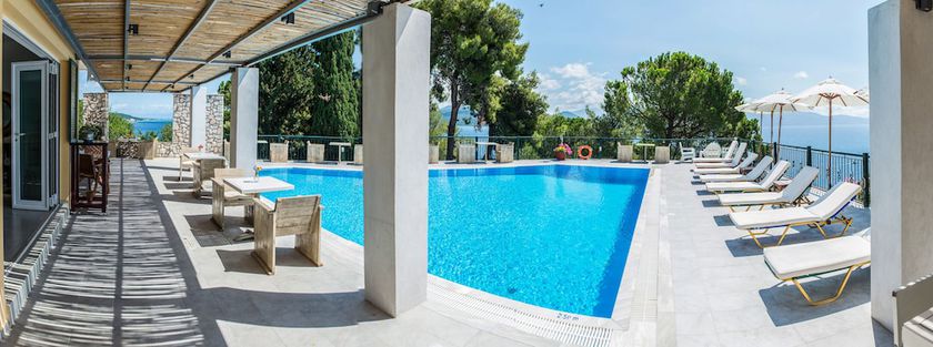 Imagen de la piscina del Hotel Aliki. Foto 19