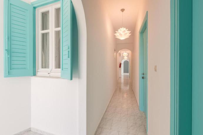 Imagen de los interiores del Hotel Aliki Panorama Rooms. Foto 15