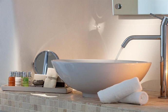 Imagen de la habitación del Hotel Aliko Luxury Suites. Foto 8