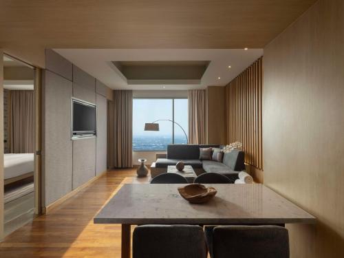 Imagen de la habitación del Hotel Alila Solo. Foto 17