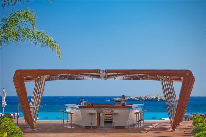 Imagen del bar/restaurante del Hotel Alimounda Mare. Foto 6