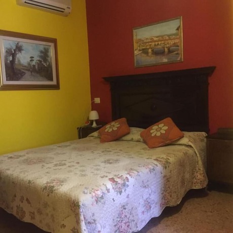 Imagen de la habitación del Hotel Aline. Foto 9