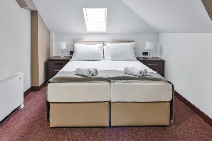 Imagen de la habitación del Hotel Aline, &Scaron;abac. Foto 10