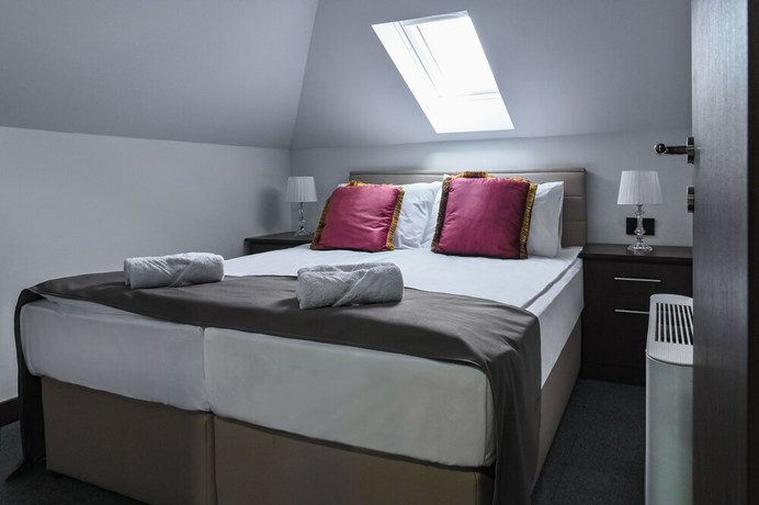 Imagen de la habitación del Hotel Aline, &Scaron;abac. Foto 17