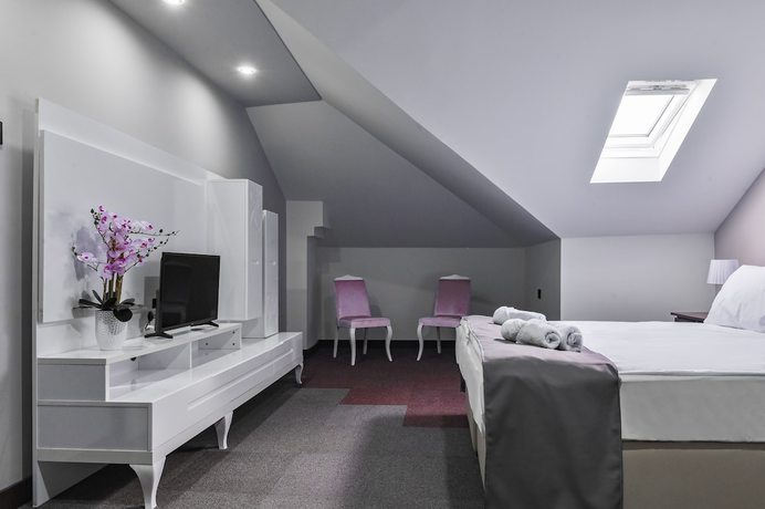 Imagen de la habitación del Hotel Aline, &Scaron;abac. Foto 19