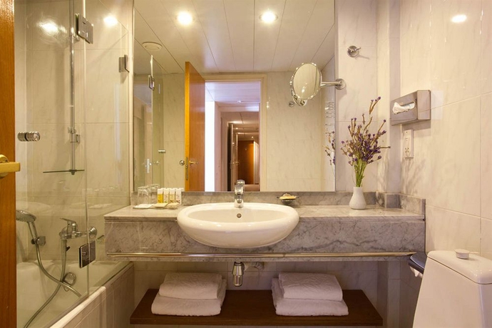 Imagen de la habitación del Hotel Alion Beach. Foto 5