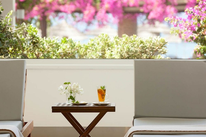 Imagen de los exteriores del Hotel Alion Beach. Foto 7