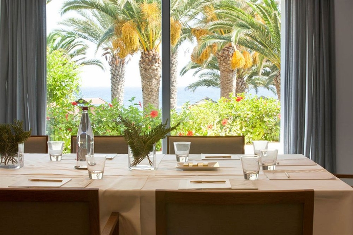 Imagen de los interiores del Hotel Alion Beach. Foto 12