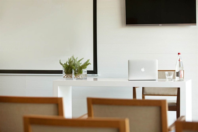 Imagen de los interiores del Hotel Alion Beach. Foto 13