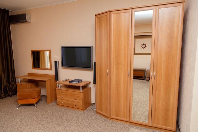 Imagen de la habitación del Hotel Alioth. Foto 12