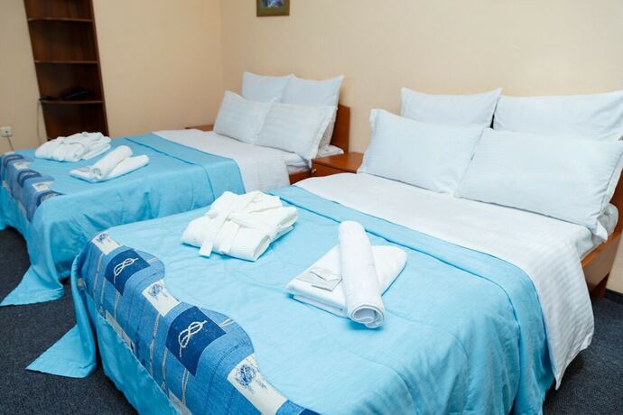 Imagen de la habitación del Hotel Alioth. Foto 17