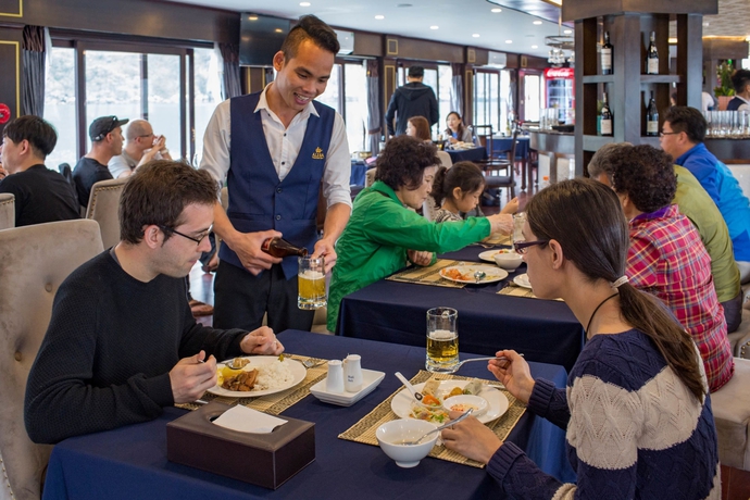 Imagen del bar/restaurante del Hotel Alisa Cruise. Foto 10