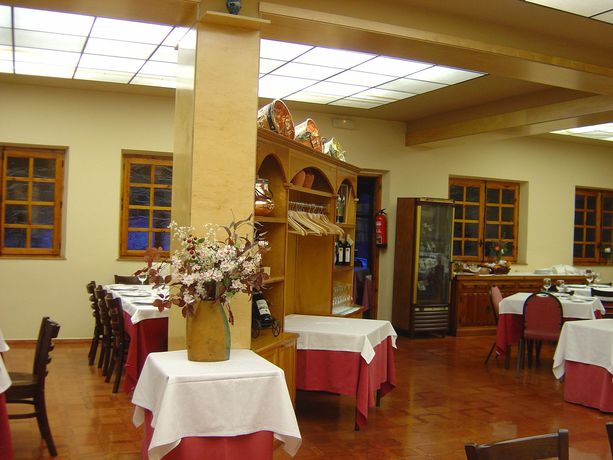 Imagen del bar/restaurante del Hotel Alisa. Foto 2