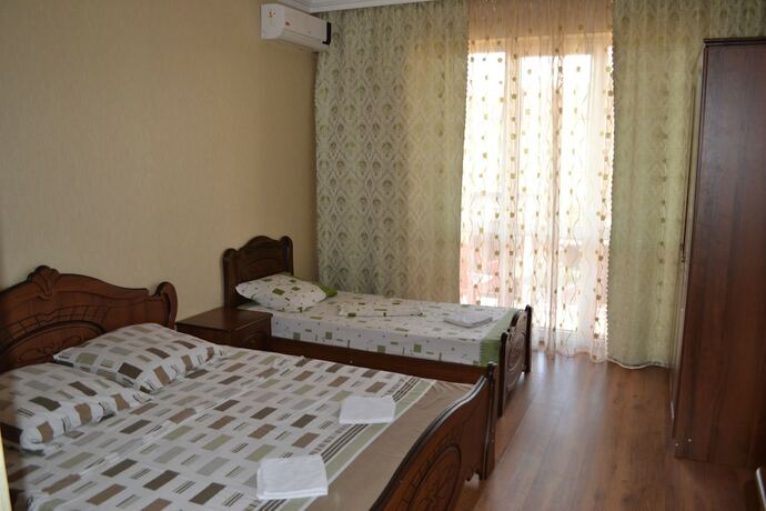 Imagen de la habitación del Hotel Alisa Guest House. Foto 12