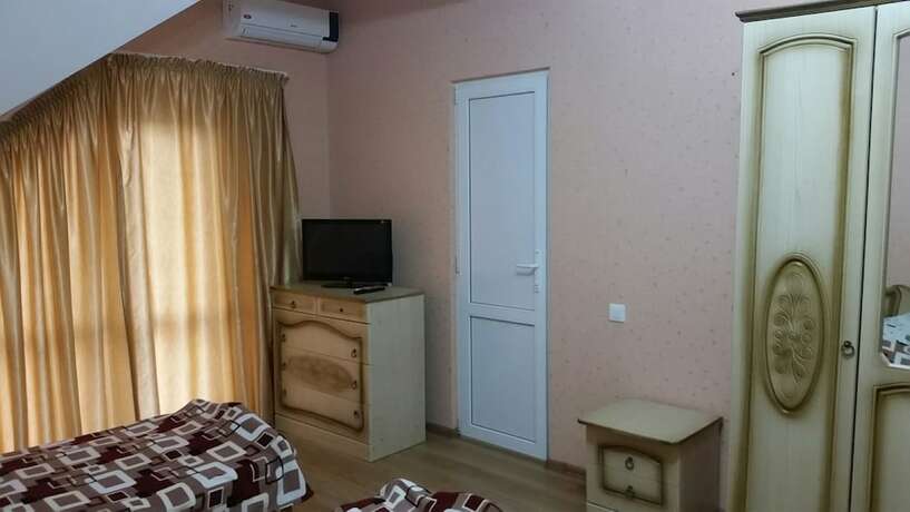 Imagen de la habitación del Hotel Alisa Guest House. Foto 14