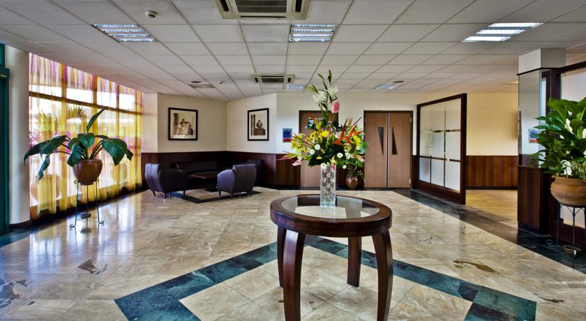 Imagen de los interiores del Hotel Alisa North Ridge. Foto 11