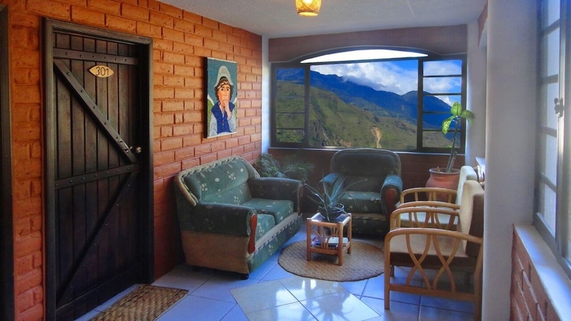 Imagen de los interiores del Hotel Alisamay. Foto 11