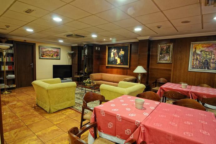 Imagen de los interiores del Hotel Alisi. Foto 8