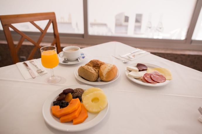 Imagen del bar/restaurante del Hotel Alisios Canteras. Foto 3