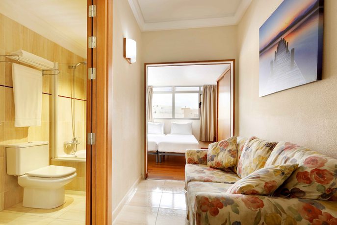 Imagen de la habitación del Hotel Alisios Canteras. Foto 15