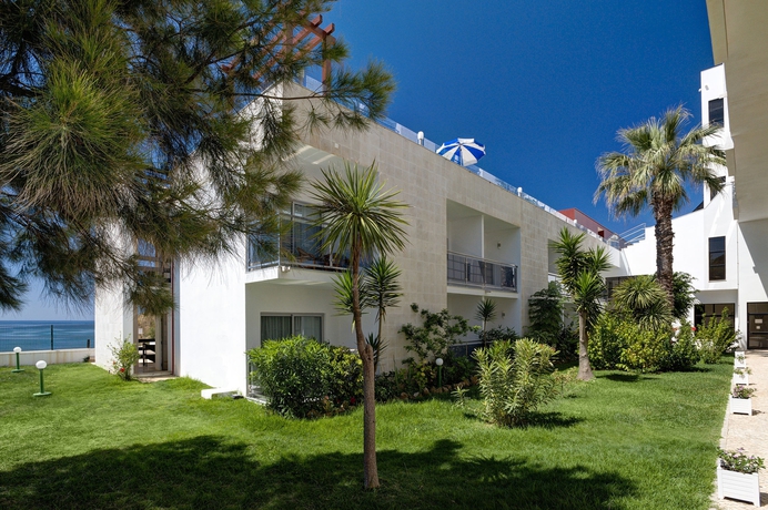 Imagen de los exteriores del Hotel Alisios. Foto 13