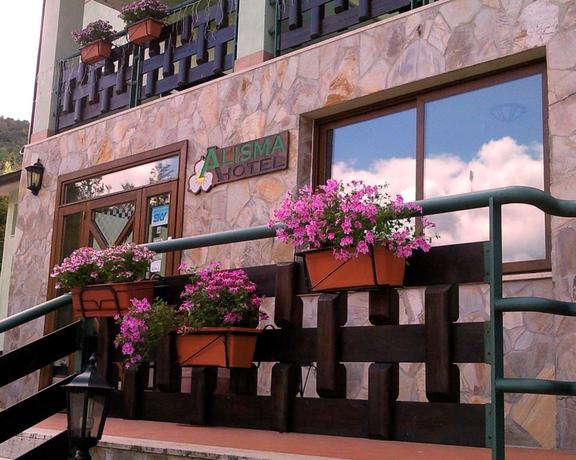 Imagen de los exteriores del Hotel Alisma. Foto 15