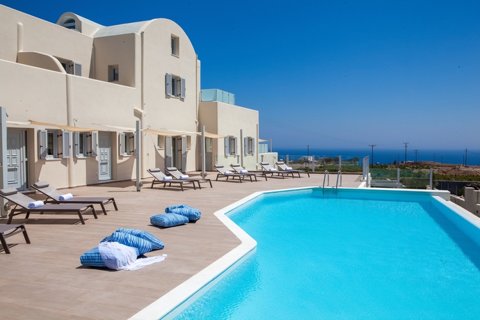 Imagen de la piscina del Hotel Aliter Suites. Foto 19