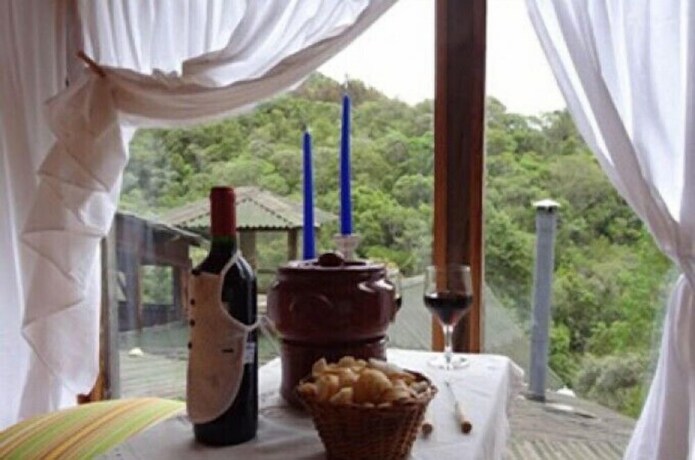 Imagen de los interiores del Hotel Alive Eco Hut Pousada. Foto 37