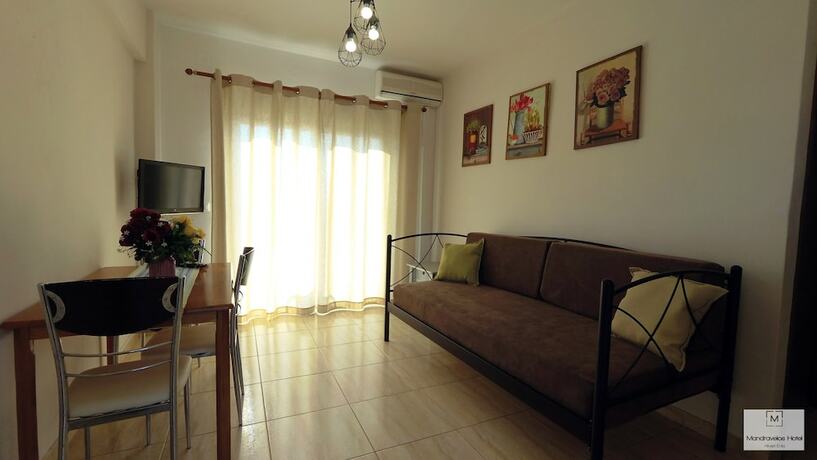 Imagen de la habitación del Hotel Aliveri Residence Apartments. Foto 10