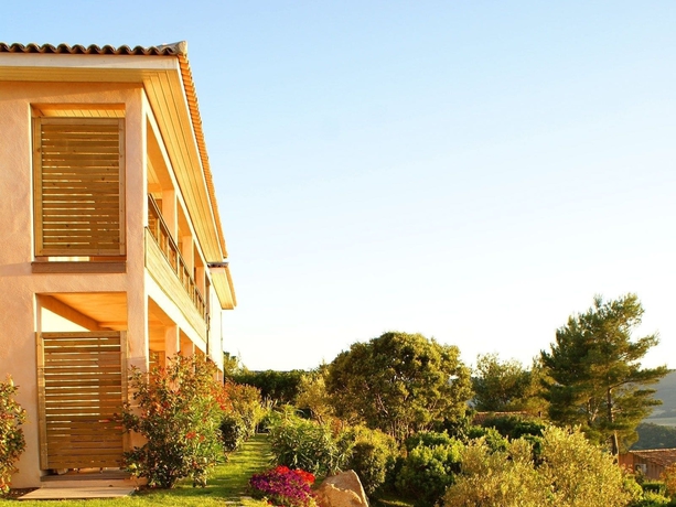 Imagen de los exteriores del Hotel Alivi Di Santa Giulia. Foto 14