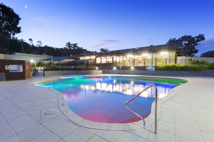Imagen de la piscina del Hotel Alivio Tourist Park Canberra. Foto 15
