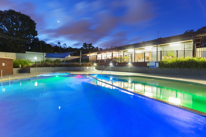 Imagen de la piscina del Hotel Alivio Tourist Park Canberra. Foto 16