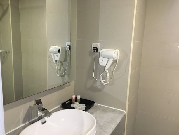 Imagen de la habitación del Hotel Aliya Klang. Foto 16