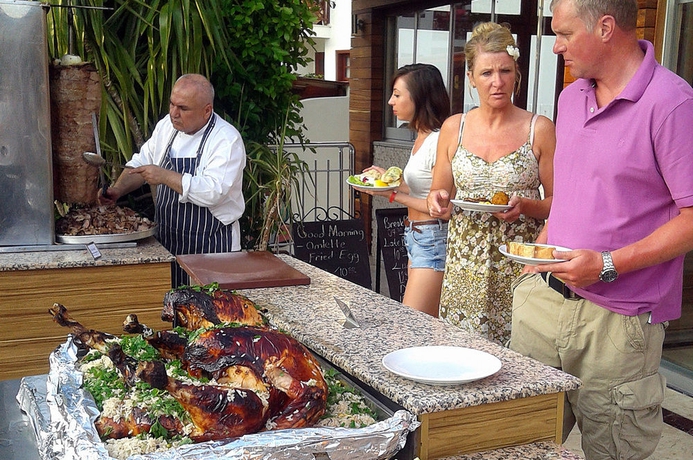 Imagen del bar/restaurante del Hotel Alize Otel - All Inclusive. Foto 4