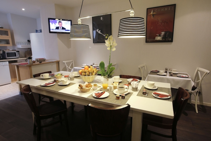 Imagen del bar/restaurante del Hotel Aliz&eacute;, Cannes. Foto 3
