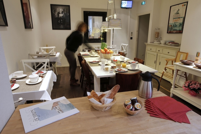 Imagen del bar/restaurante del Hotel Aliz&eacute;, Cannes. Foto 4