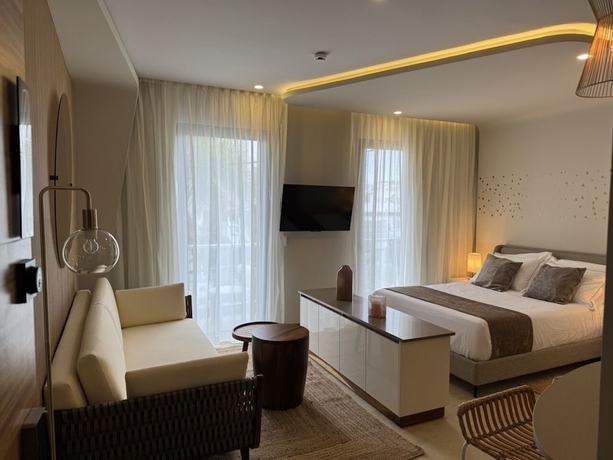 Imagen de la habitación del Hotel Alizee Tower. Foto 8