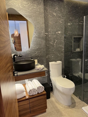 Imagen de la habitación del Hotel Alizee Tower. Foto 9