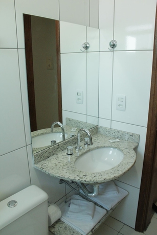 Imagen de la habitación del Hotel Alji. Foto 14