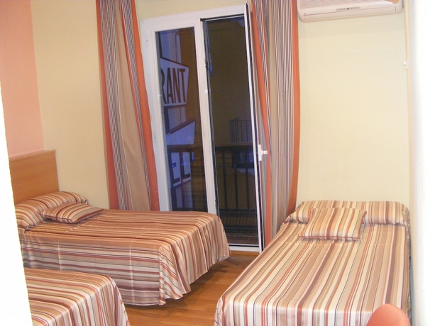 Imagen de la habitación del Hotel Alkázar, Valencia. Foto 5