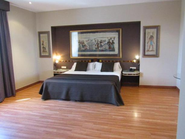 Imagen de la habitación del Hotel Alkalat. Foto 5