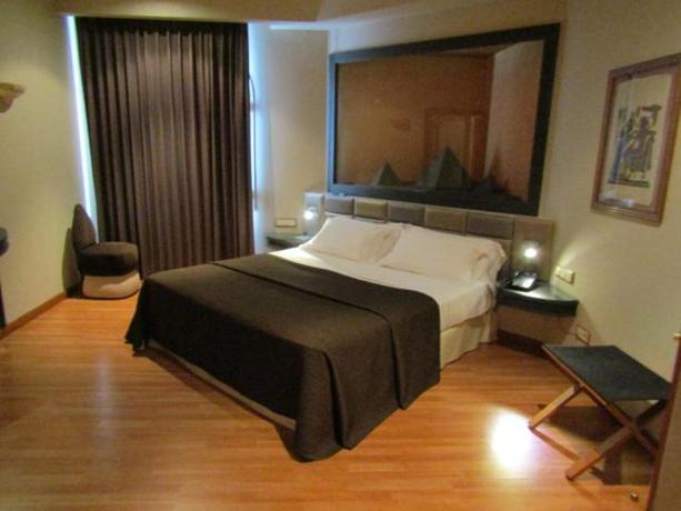 Imagen de la habitación del Hotel Alkalat. Foto 8