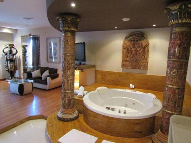 Imagen de la habitación del Hotel Alkalat. Foto 11