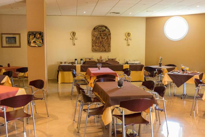 Imagen del bar/restaurante del Hotel Alkalat. Foto 3