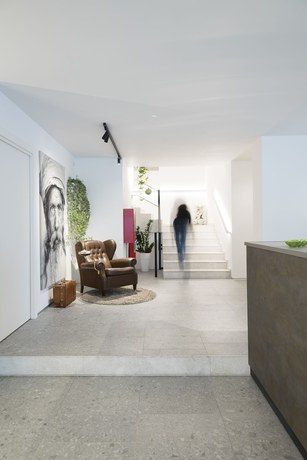 Imagen de los interiores del Hotel Alkamuri Posh and Spa. Foto 19