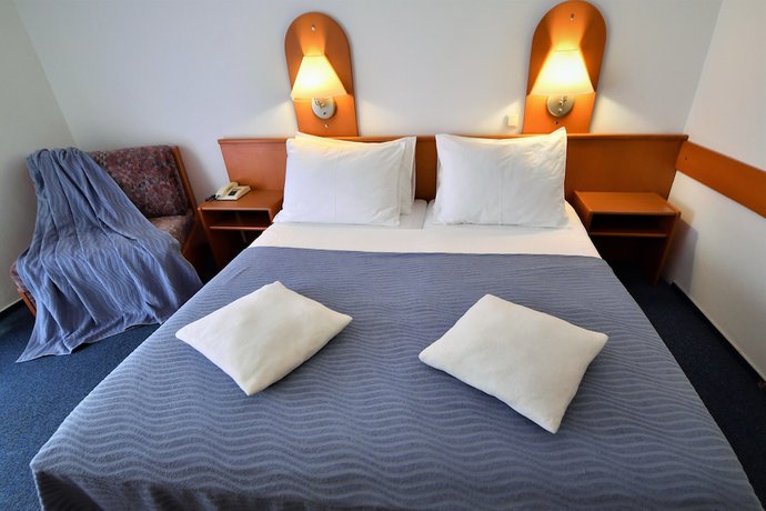 Imagen de la habitación del Hotel Alkar. Foto 8