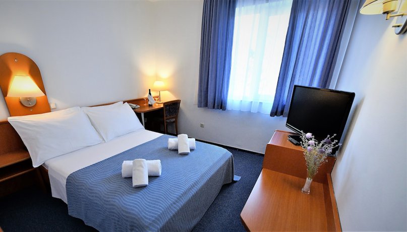 Imagen de la habitación del Hotel Alkar. Foto 9