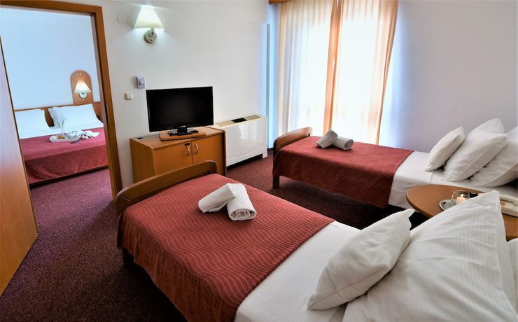 Imagen de la habitación del Hotel Alkar. Foto 11