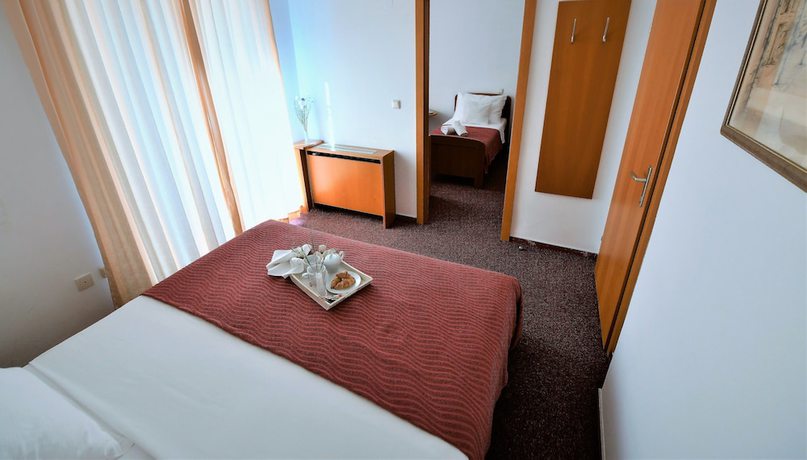 Imagen de la habitación del Hotel Alkar. Foto 13