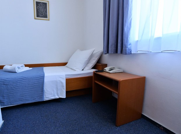 Imagen de la habitación del Hotel Alkar. Foto 16